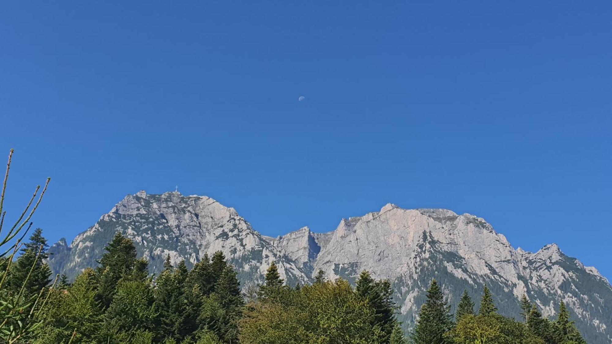 Pensiunea Luna Busteni Luaran gambar